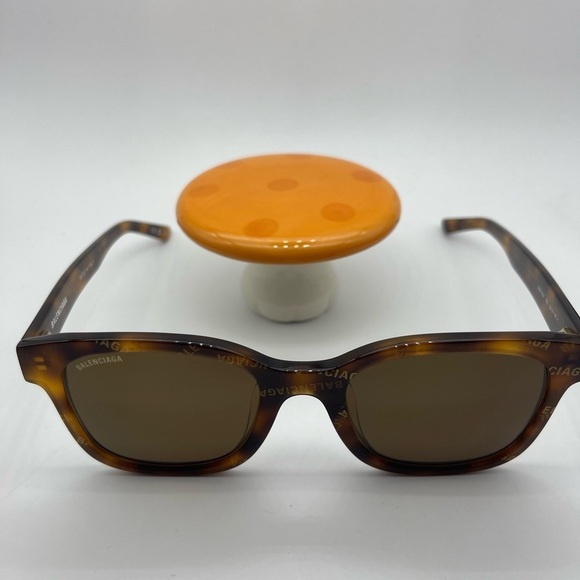 Balenciaga Oversize Logo Sunglasses, Brown, NWT - Picture 7 of 13
